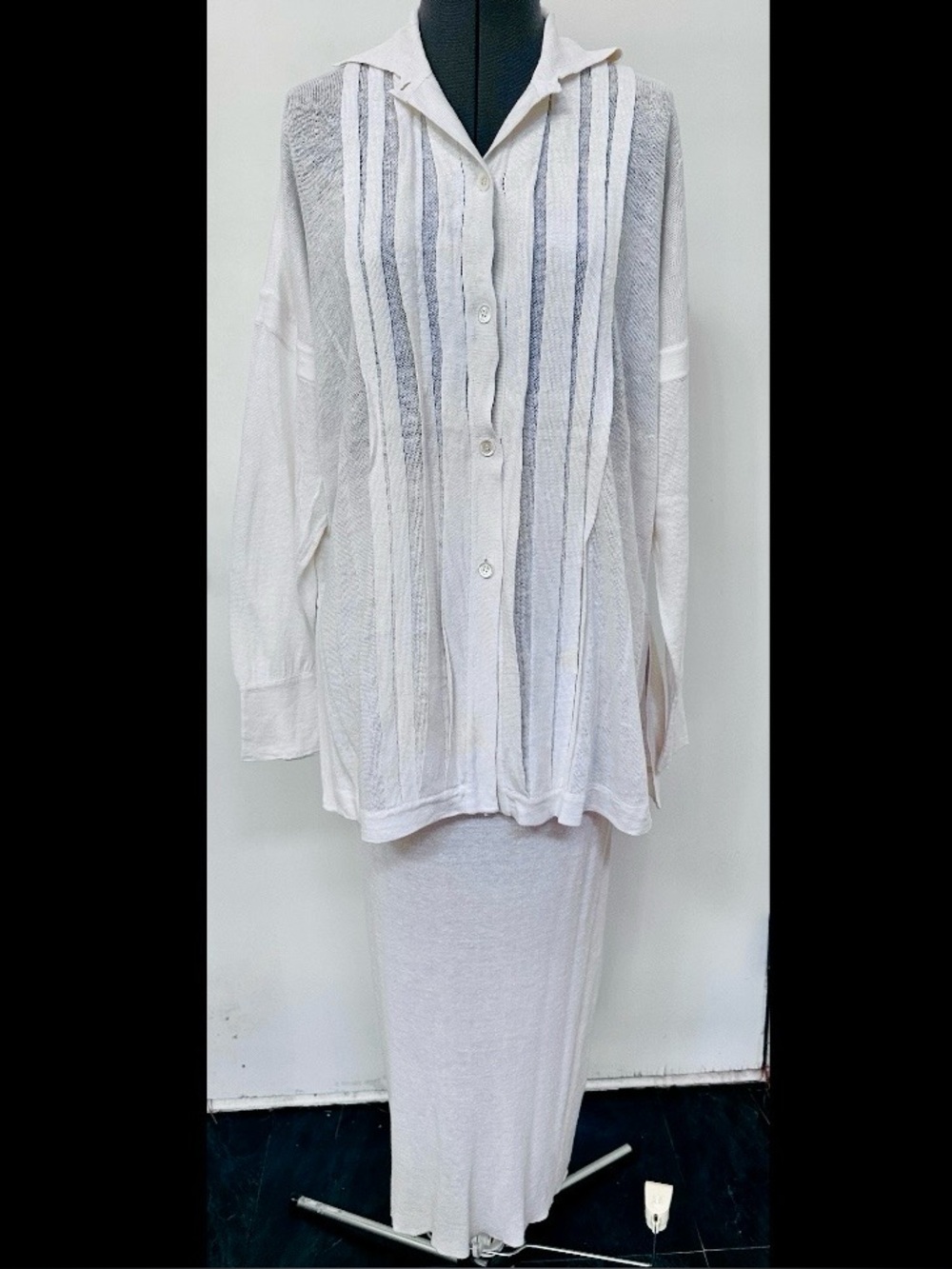 VINTAGE LAURA BIAGIOTTI SIGNATURE WHITE LINEN KNIT CARDIGAN SWEATER SKIRT SET 40